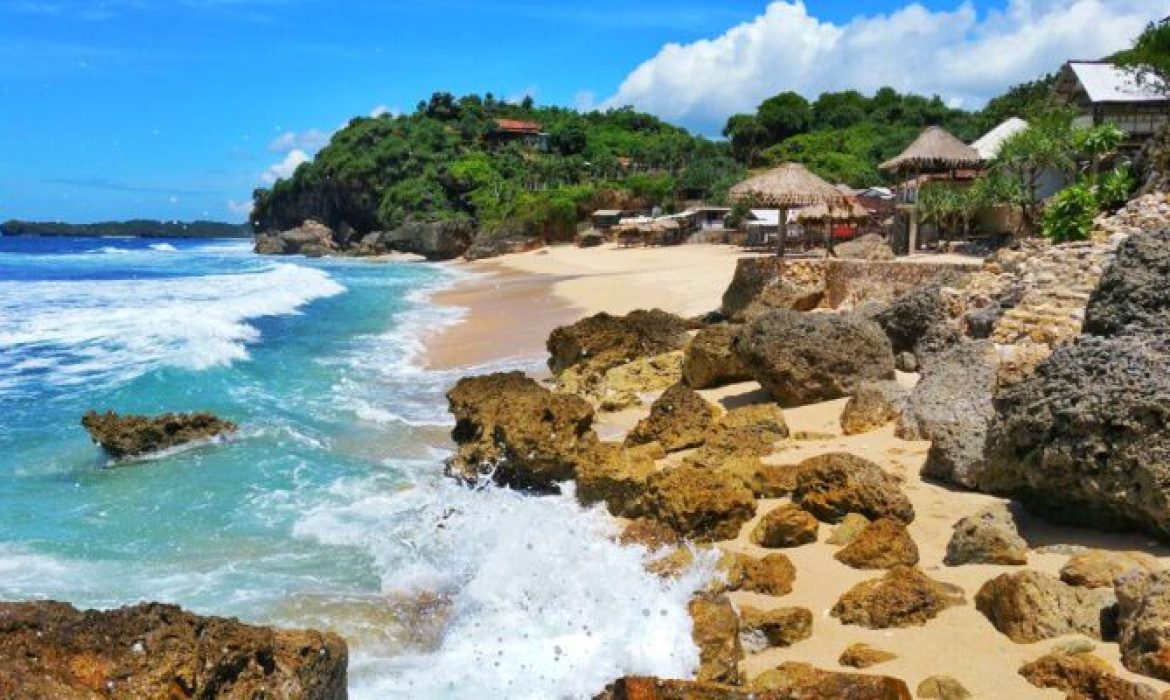 Pantai Batu Lawang, Pantai Dengan Pemandangan Alam Yang Indah Di Gunung Kidul