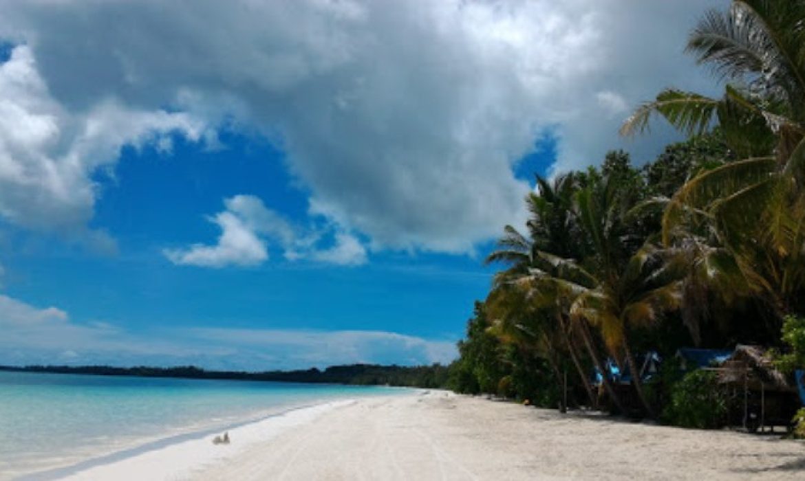 10 Wisata Pantai Di Ambon Yang Paling Hits