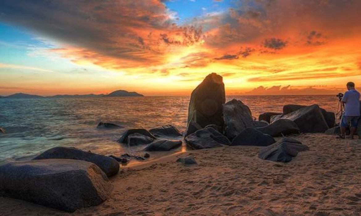 10 Wisata Pantai Di Singkawang Yang Paling Hits