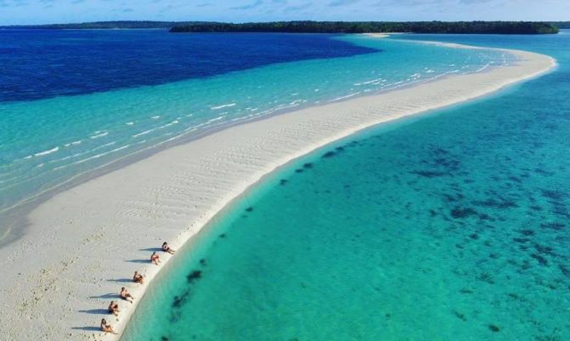 10 Pantai Terindah Di Papua Yang Wajib Dikunjungi