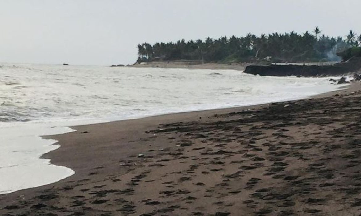 10 Pantai Pasir Hitam Di Bali Yang Paling Elok