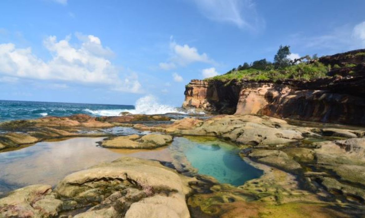 5 Pantai Terindah Di Pulau Natuna Yang Mempesona Dikunjungi
